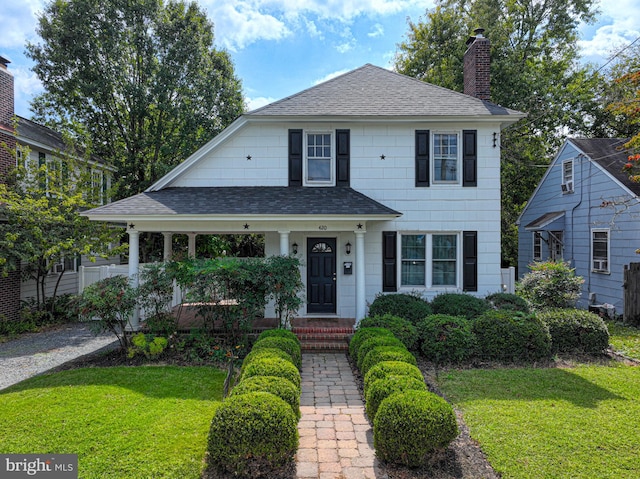 view of front of house featuring a front yard