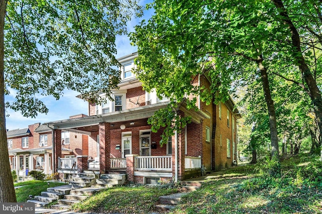 view of front facade featuring a porch