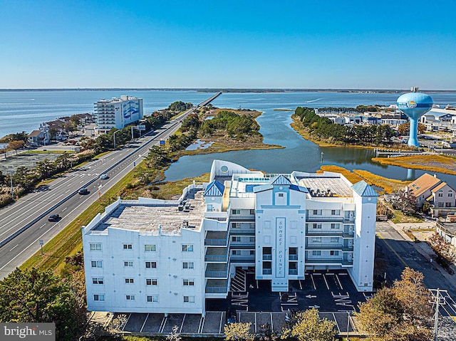 bird's eye view featuring a water view