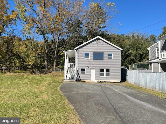 view of front of house with a front lawn