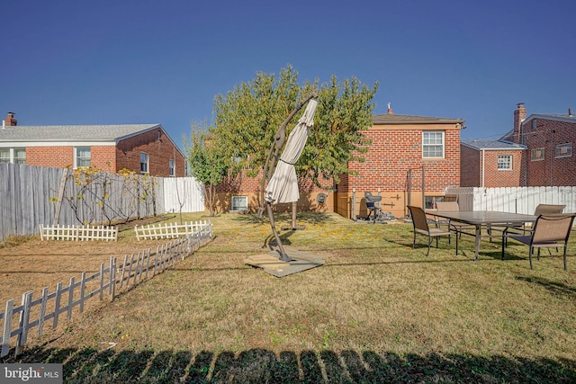 view of yard featuring a patio