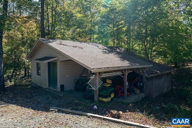 view of outbuilding