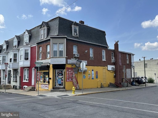 901 W Princess St, York, PA 17403 - view of property with cooling unit