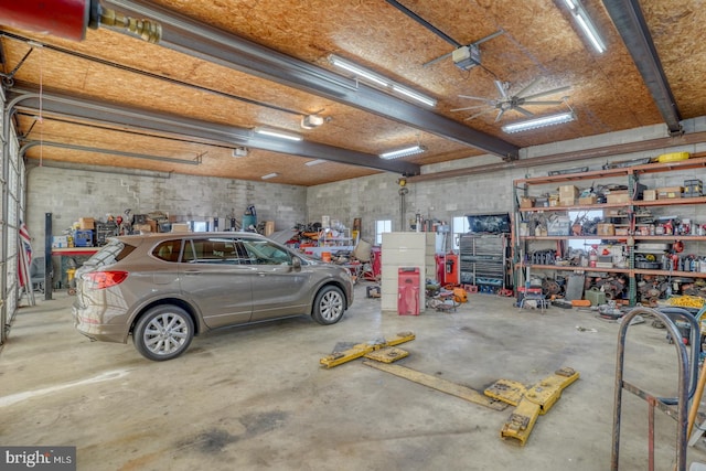 garage featuring ceiling fan