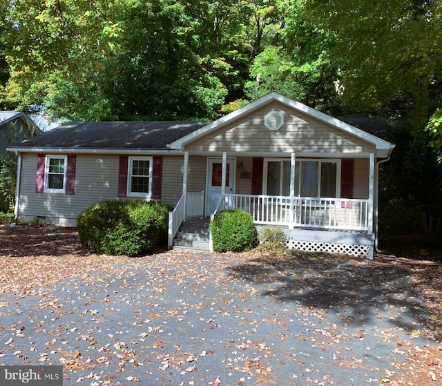 view of front of house with covered porch