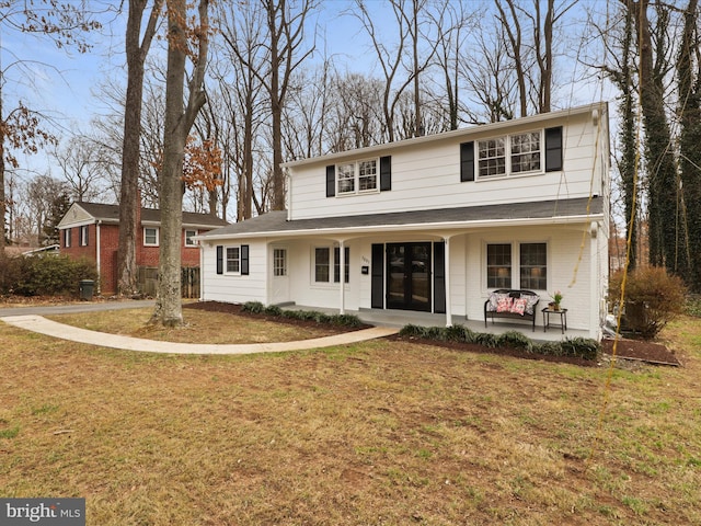 view of front of property featuring a front yard