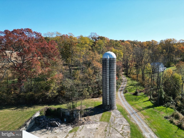 909 Ridge Rd, Westminster, MD 21157 - details with a wooded view