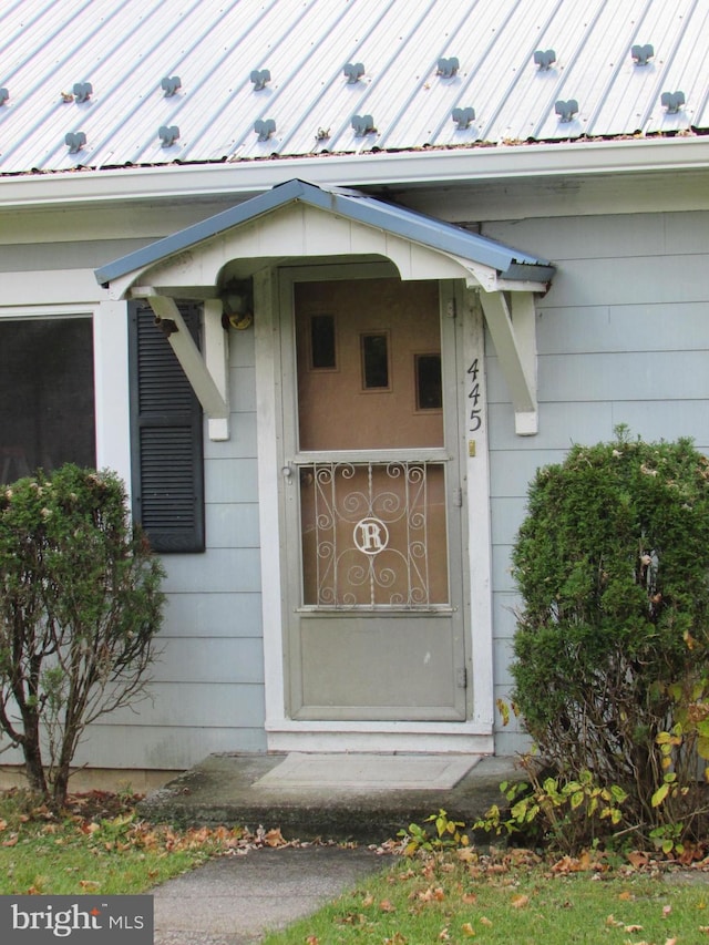 view of property entrance