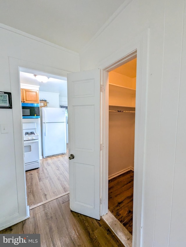 5200 Ballman, Brooklyn, MD 21225 - hall with wood finished floors