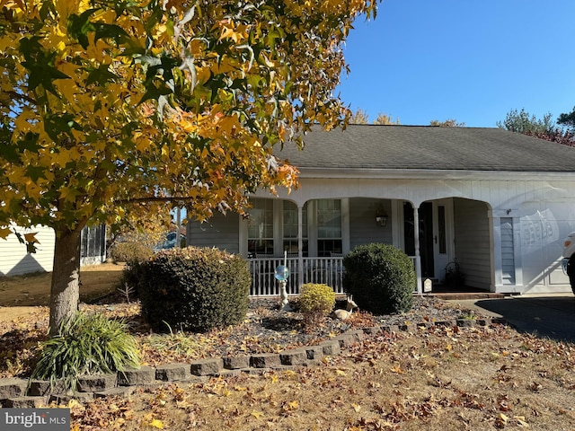 view of front of house with covered porch