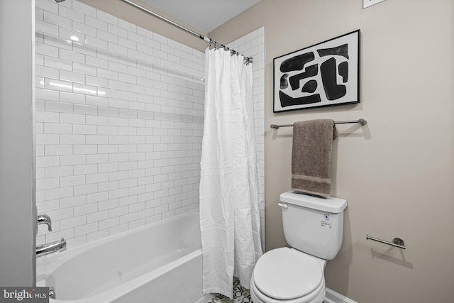 1020 N Eden St, Baltimore, MD 21205 - full bath featuring toilet, shower / tub combo with curtain, and baseboards