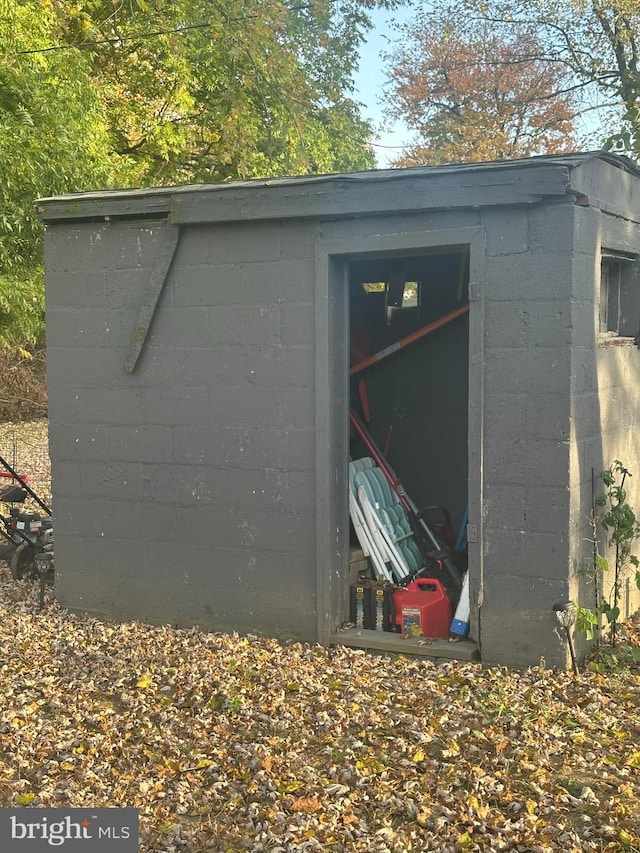 view of outdoor structure