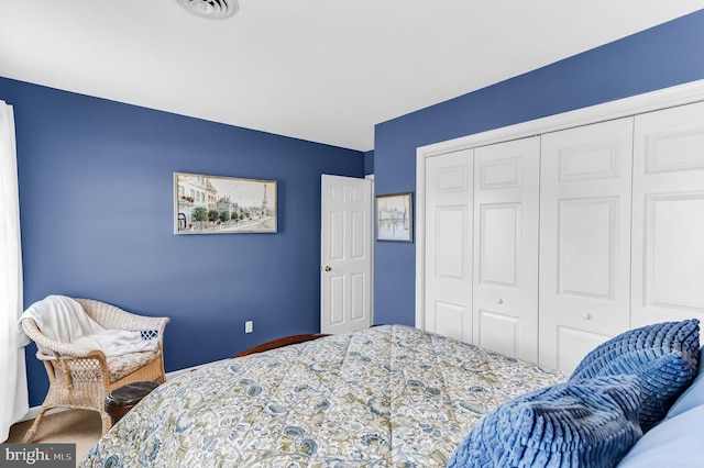 bedroom featuring a closet