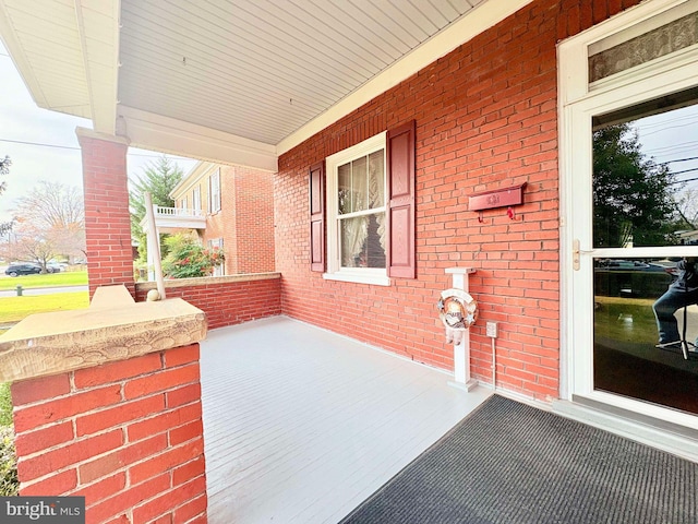 view of patio / terrace with covered porch