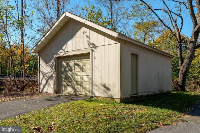 view of outdoor structure featuring a garage