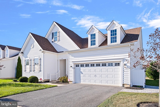 view of front of house featuring a front yard