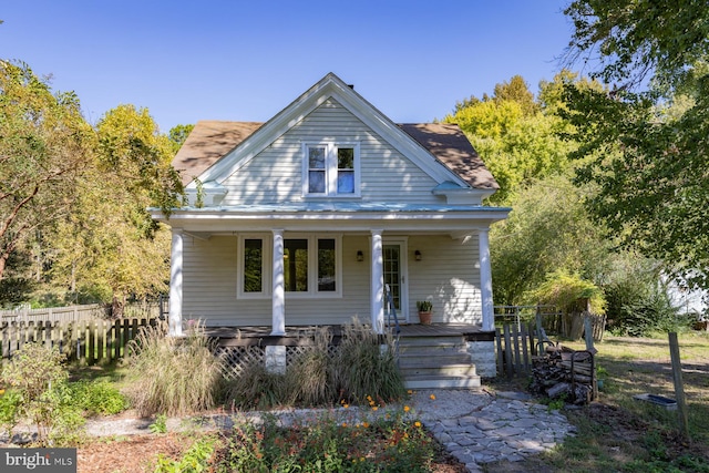 bungalow-style house with covered porch