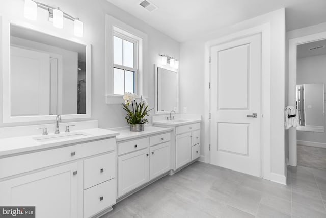 bathroom with vanity