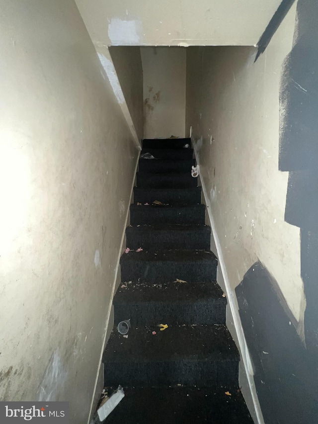 1745 W Seybert St, Philadelphia, PA 19121 - view of staircase