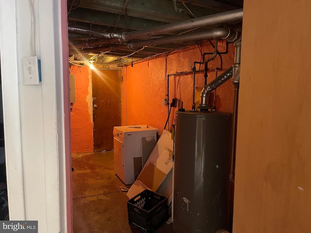 basement with washer / dryer and gas water heater