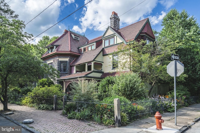 view of front of property