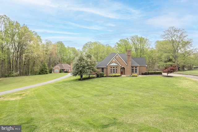 view of front of house featuring a front yard