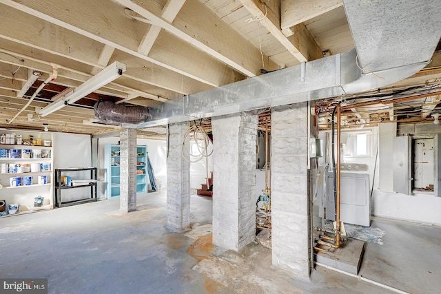 basement featuring washer / dryer