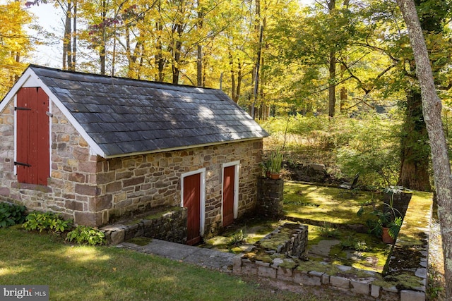 view of outdoor structure