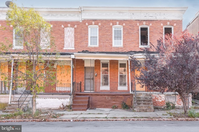 view of front of house with a porch