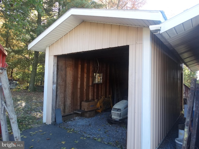 view of outbuilding