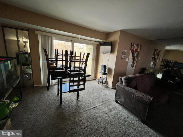 living room with carpet