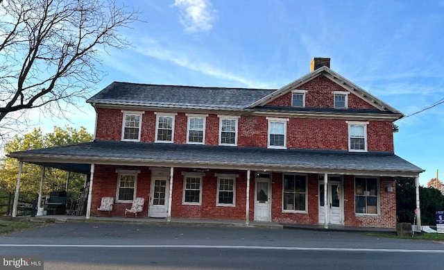 view of front facade featuring a porch