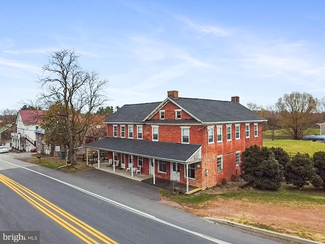 view of front of house with covered porch