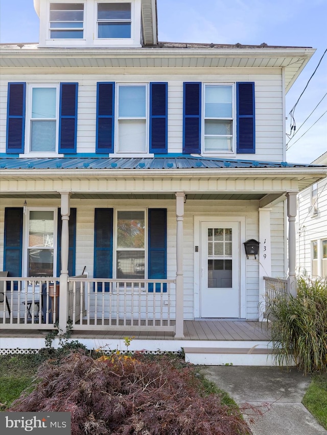 view of front of property with covered porch