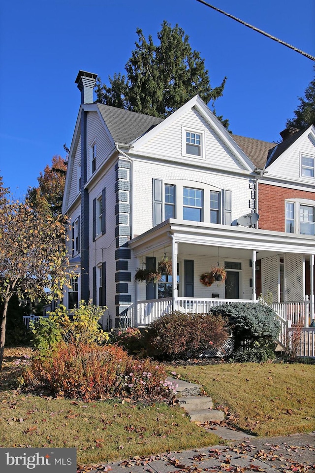 view of front facade featuring covered porch