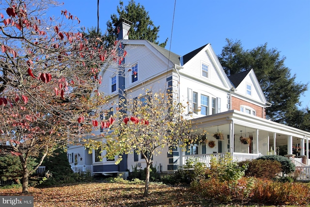 view of front facade featuring a porch