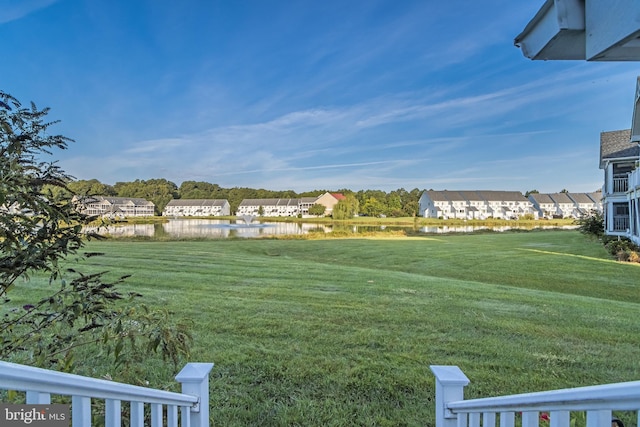 view of yard featuring a water view