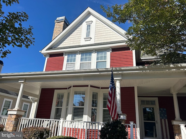 view of front of property with covered porch