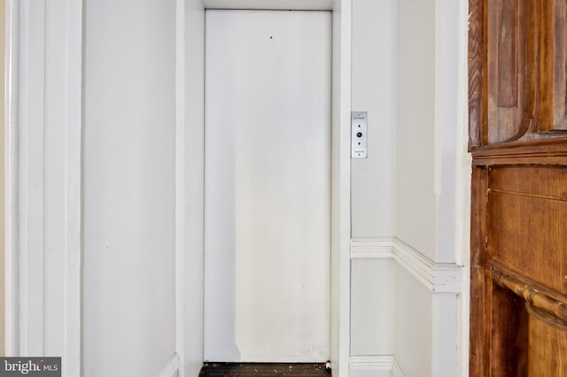 property entrance with elevator