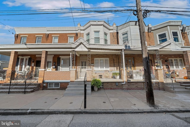 multi unit property with a porch