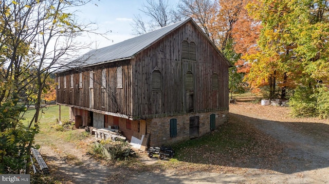 view of outbuilding