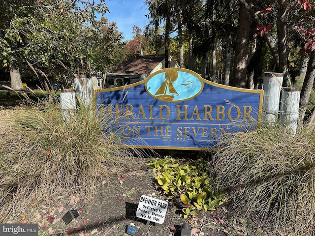 view of community / neighborhood sign