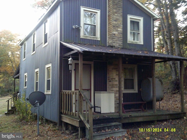 view of front of home with covered porch