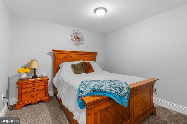 view of carpeted bedroom