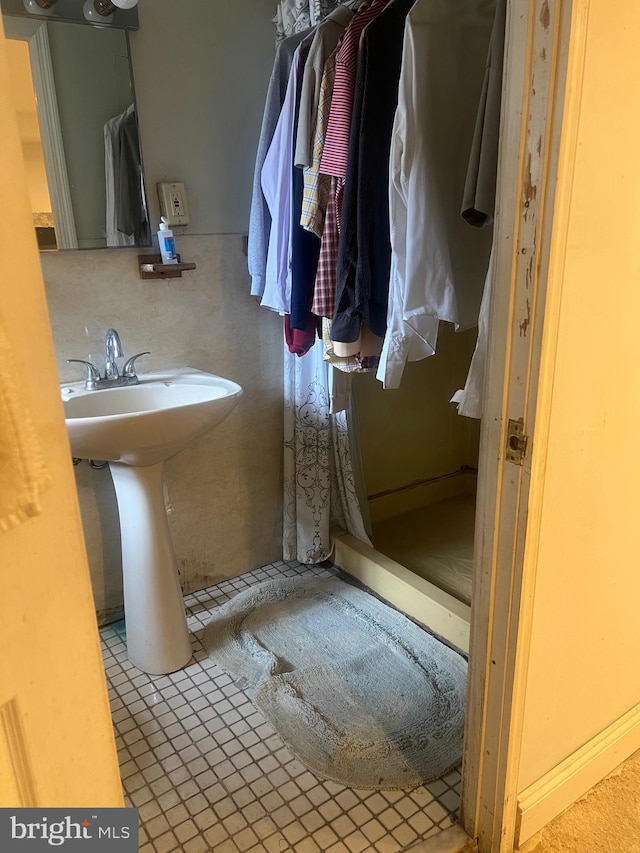 bathroom featuring tile patterned floors