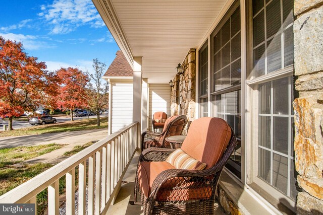 balcony with a porch