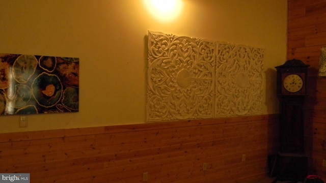 room details featuring wooden walls