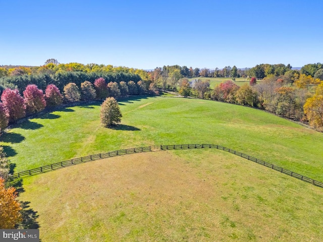 view of yard featuring a rural view