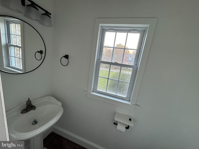 bathroom featuring sink