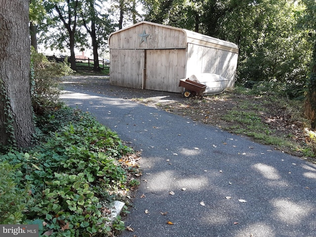 view of outbuilding